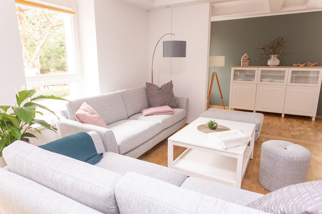 k TagderoffenenTür 5